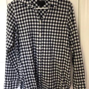 Jcrew women Gingham Lightweight button down boy shirt size 4.